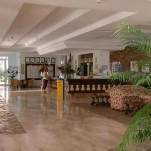 aparthotel-protur-monte-safari.allmallorcahotels.com/